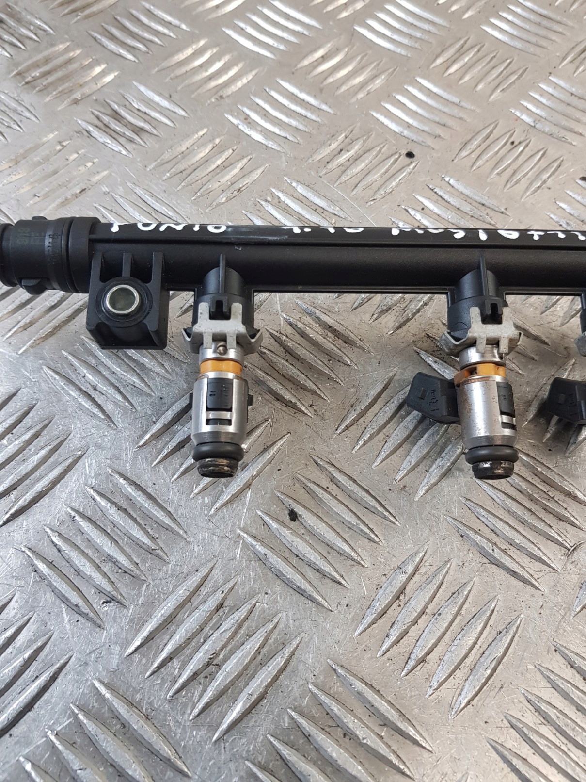 Rampe injection Injecteurs CB261 FIAT PUNTO 1.4B 08R