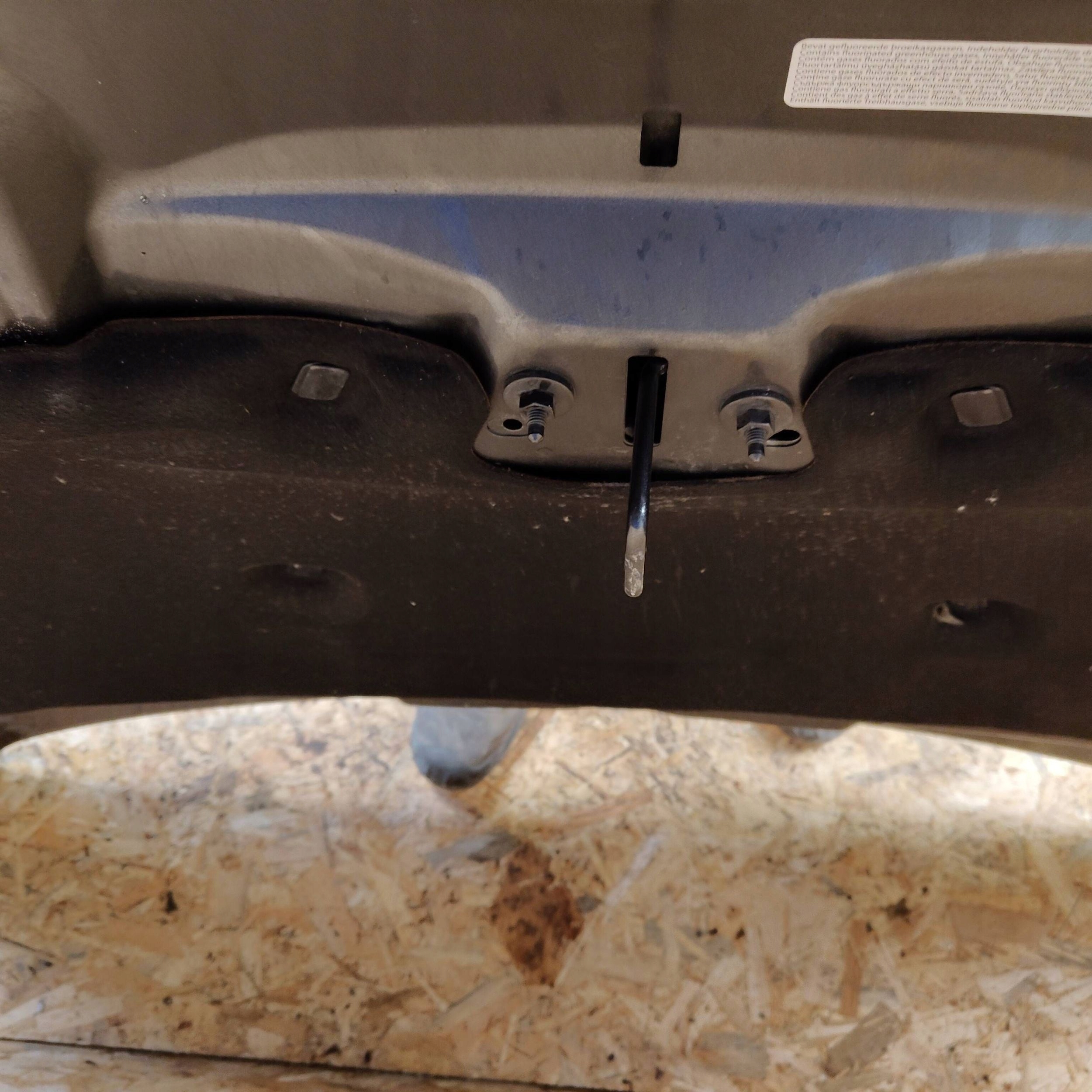 bonnet front Ford Focus MK3 lift nice
