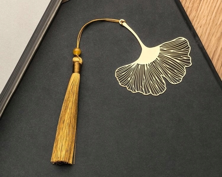 Zakładka do książki LIŚĆ MIŁORZĘBU JAPOŃSKIEGO Marka Gadget Master