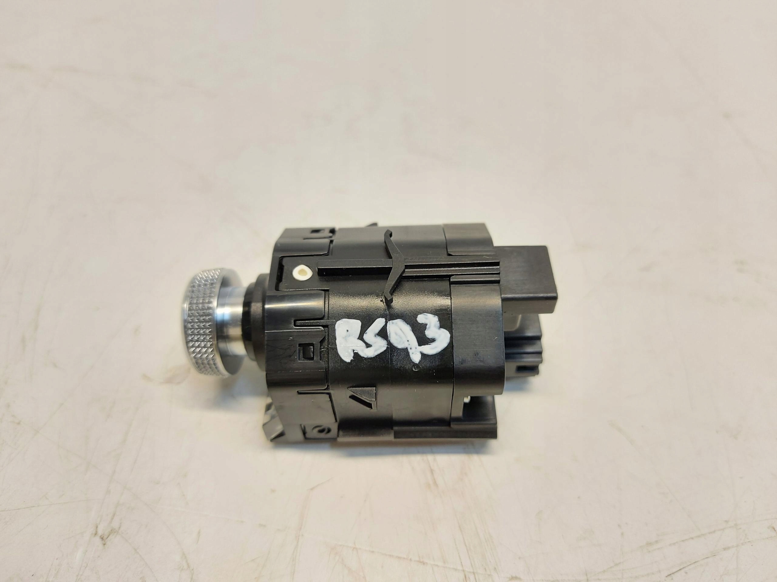 Audi RSQ3 Q3 83A 2022r REGULATOR GLOSNOSCI