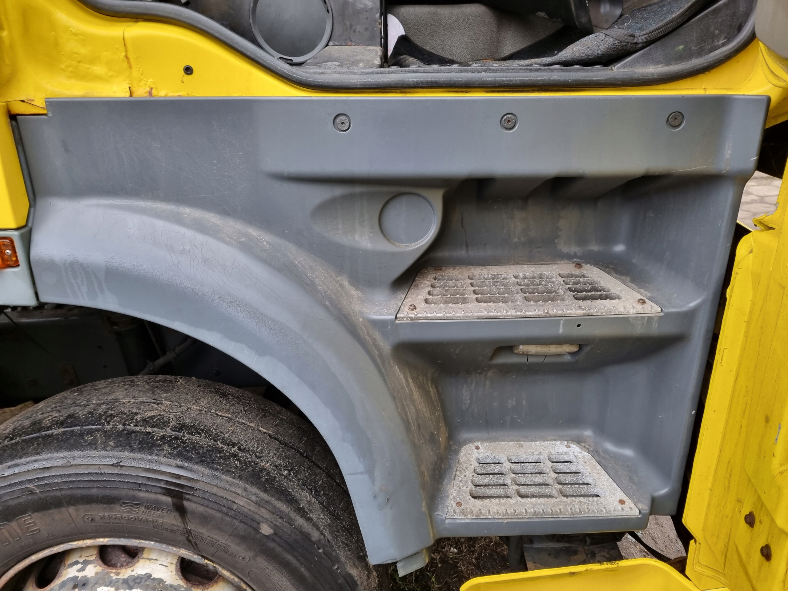 СТУПЕНЬ СТУПЕНЬ СТУПЕНИ КАБИНЫ ПРАВАЯ DAF XF 105