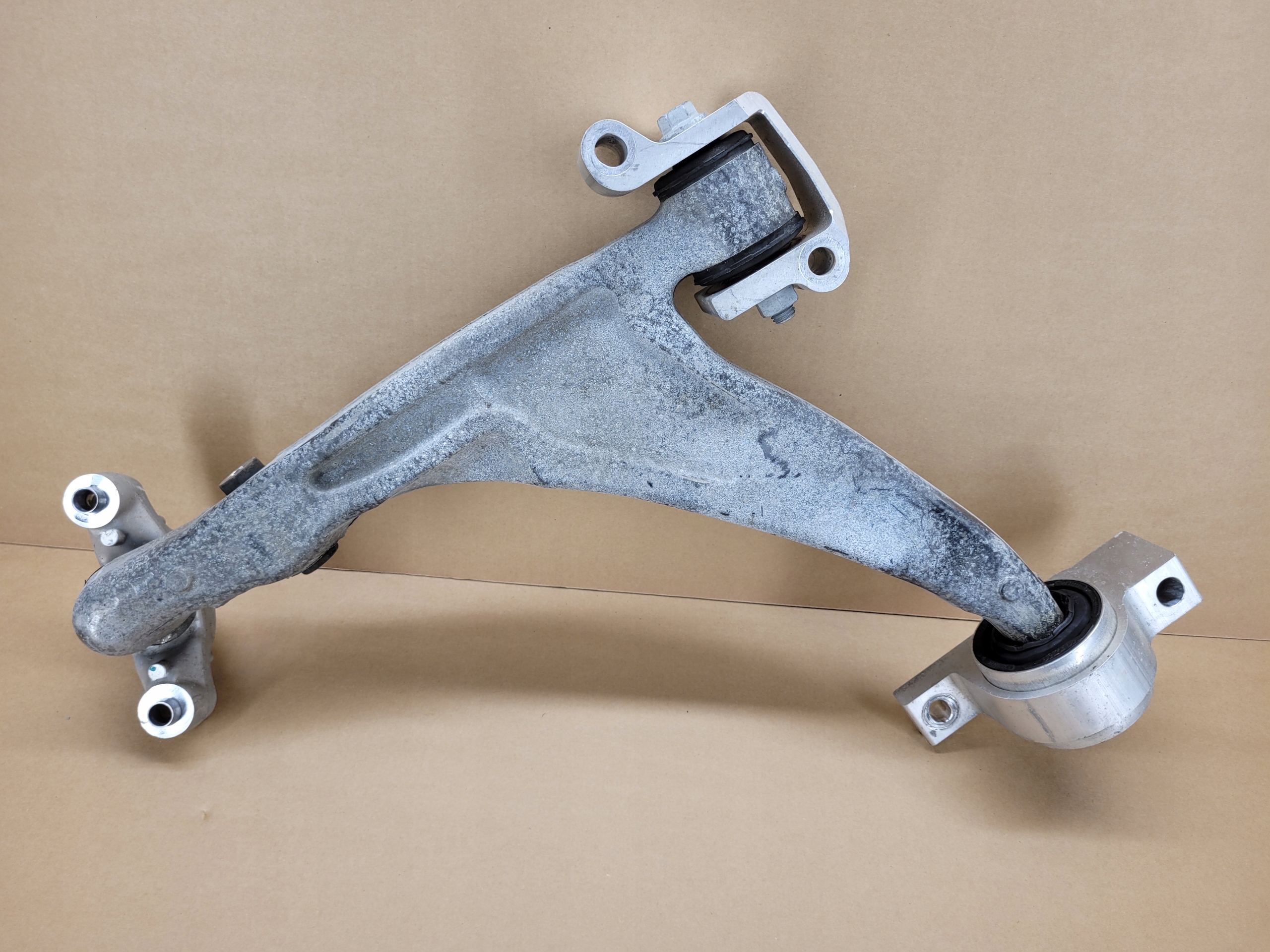 left lower arm VOLVO XC90 II