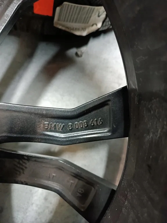 BMW F48 F49 FELGI Z OPONAMI ZIMA 225/45R19 M PAKI Kod producenta 8008616