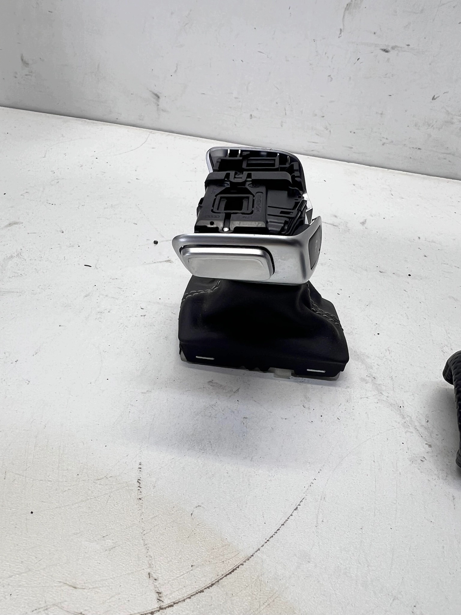 LEVA CAMBIO AUDI A4 B9 A5 8W 8W1713140E 4M1713139G JAJ