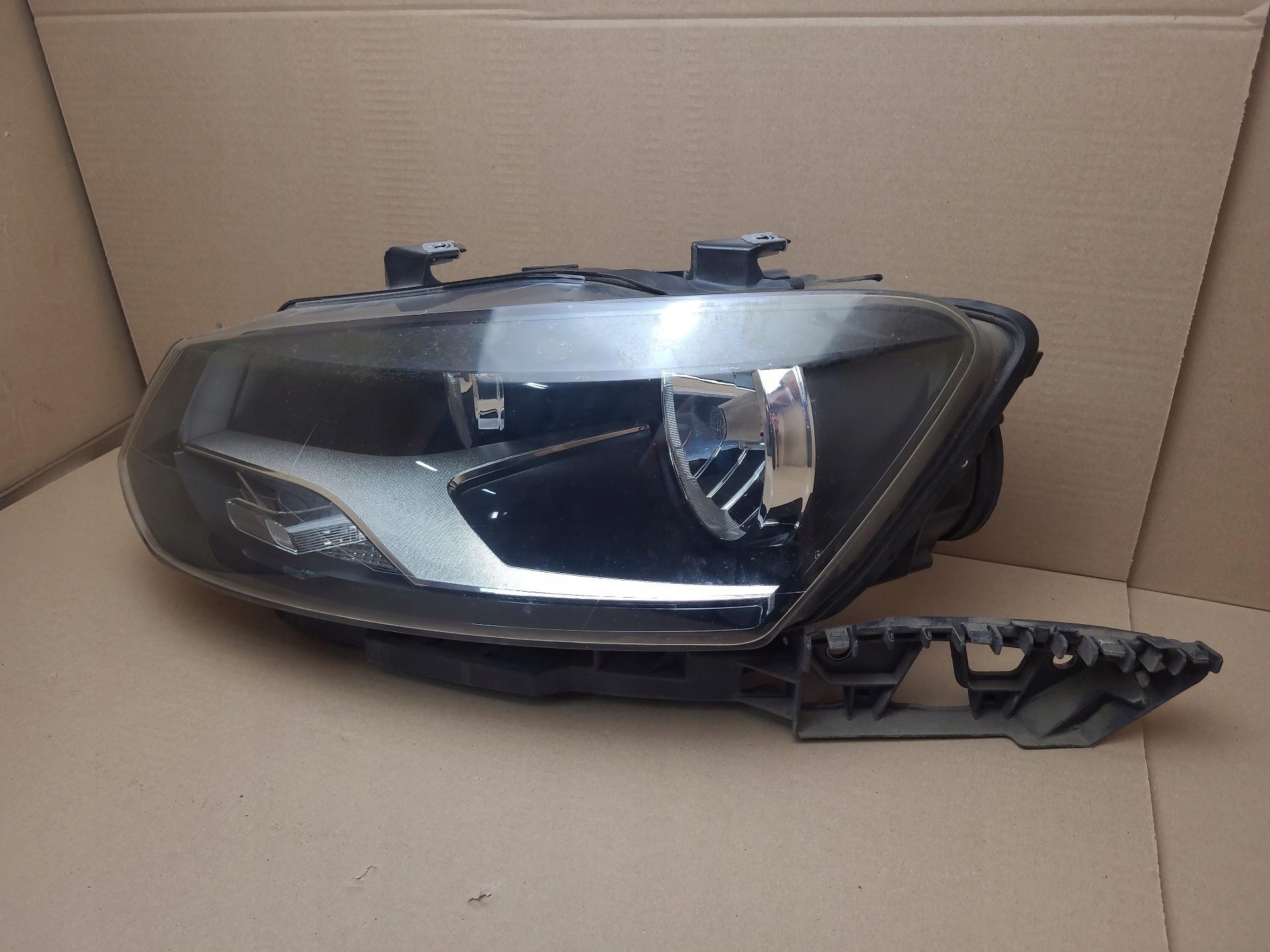 Licht vorne Volkswagen Polo 5 2011 6R2941007F