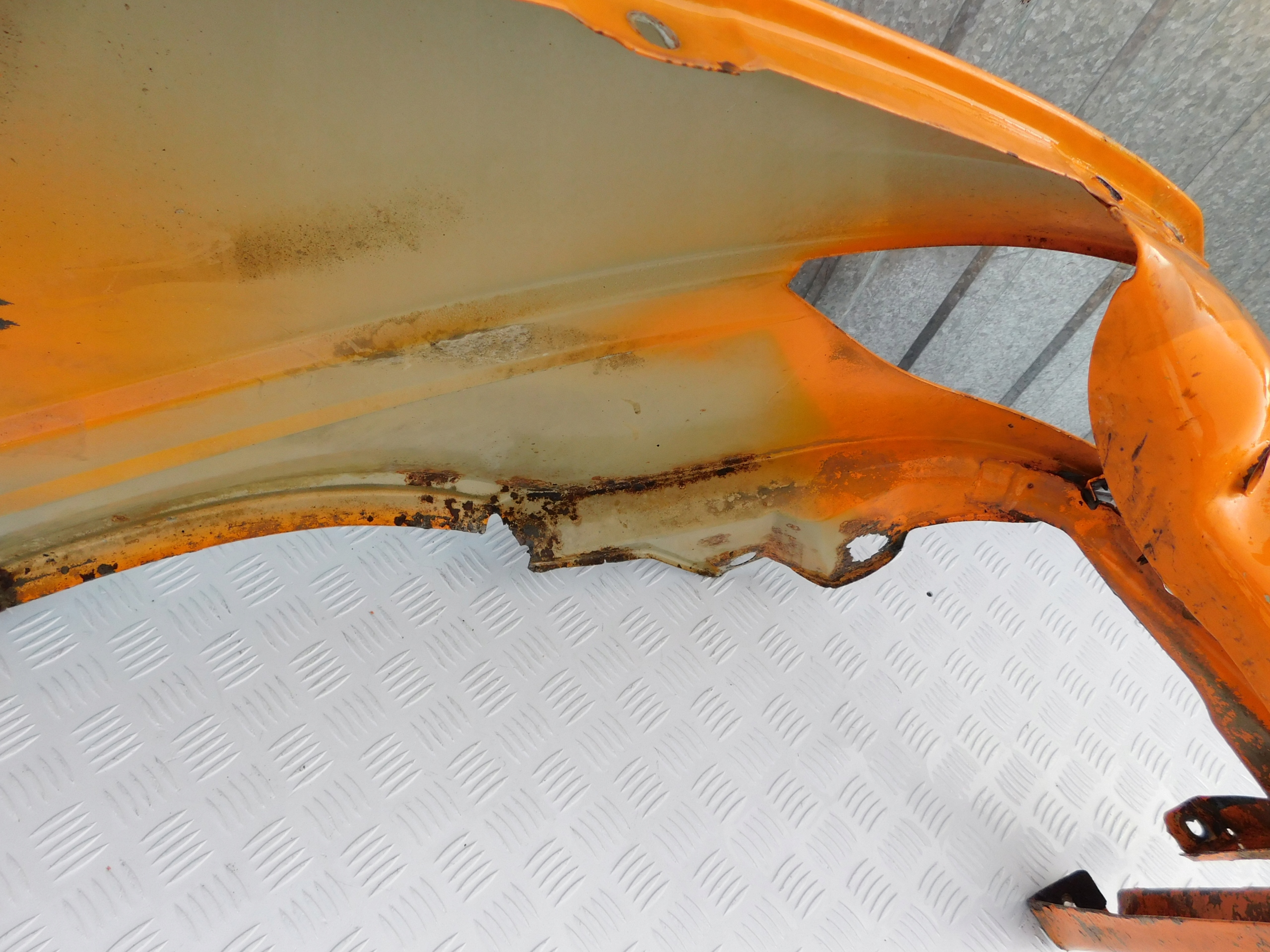 Mercedes Sprinter CDI błotnik LEWY przód 00-06r Kolor inny