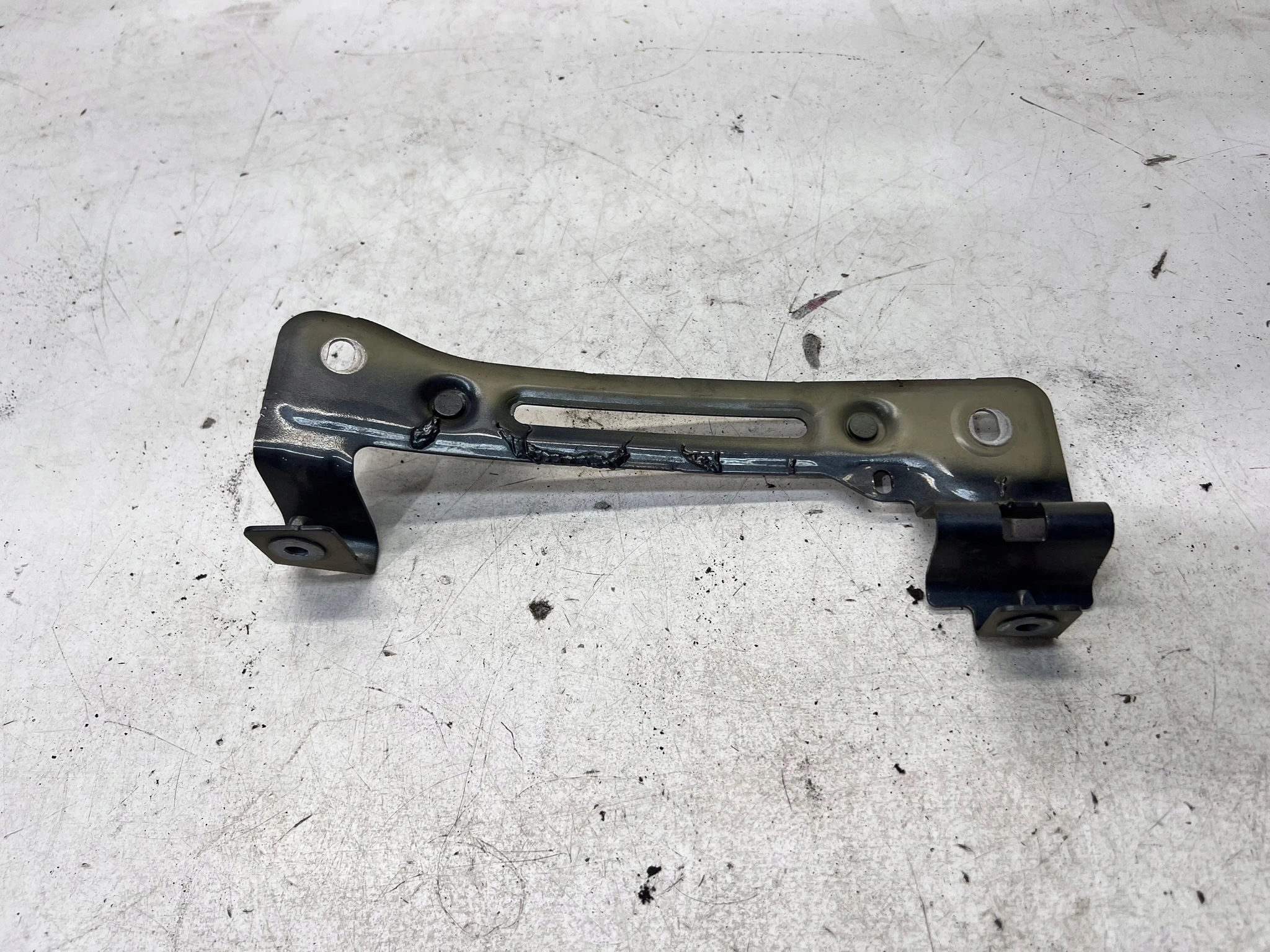 Console Support plaque Aile Gauche Avant AUDI Q7 4M 4M0821431