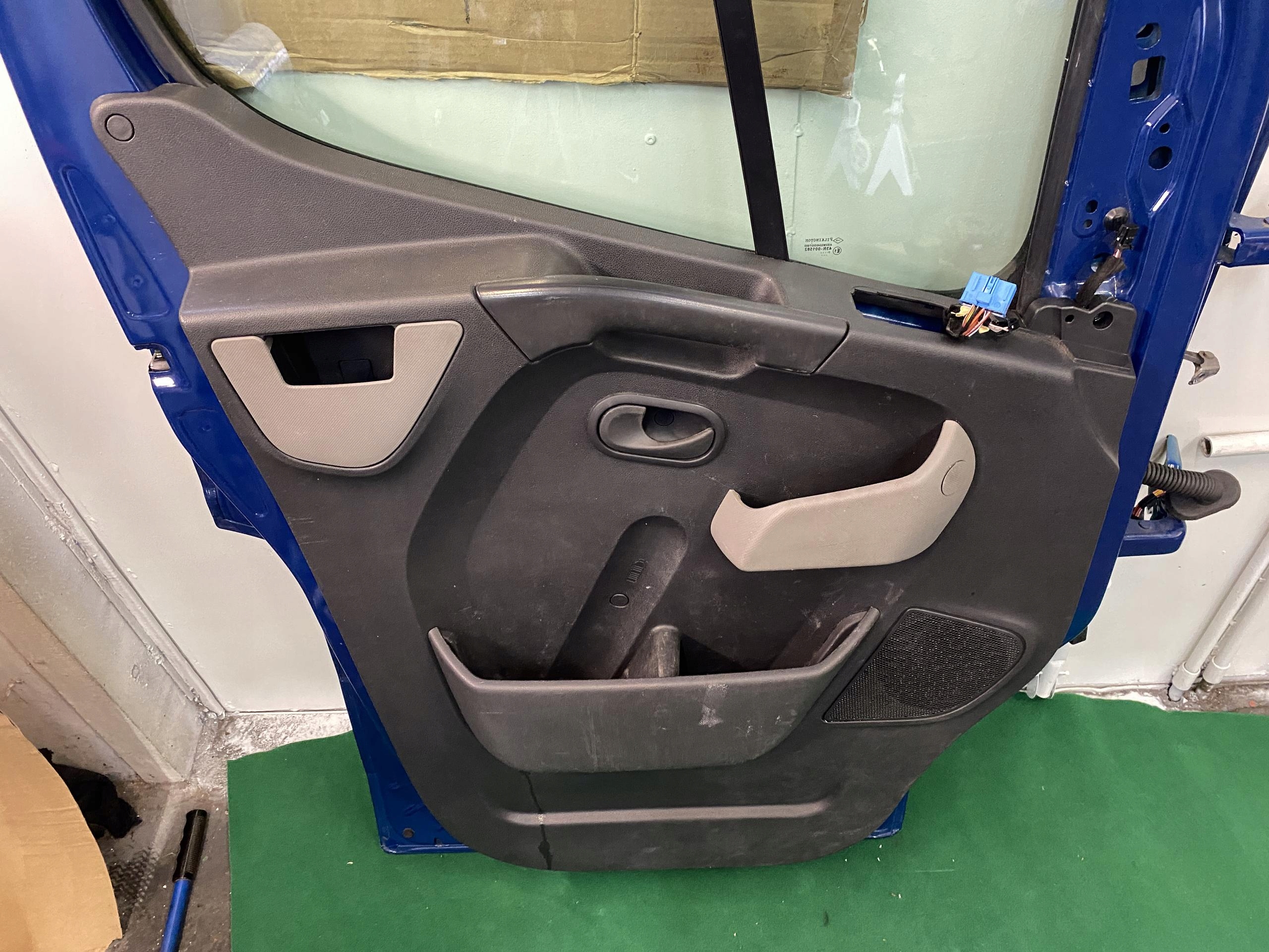 MASTER 3 MOVANO NV400 10- door left front front blue DO ZALOZENIA