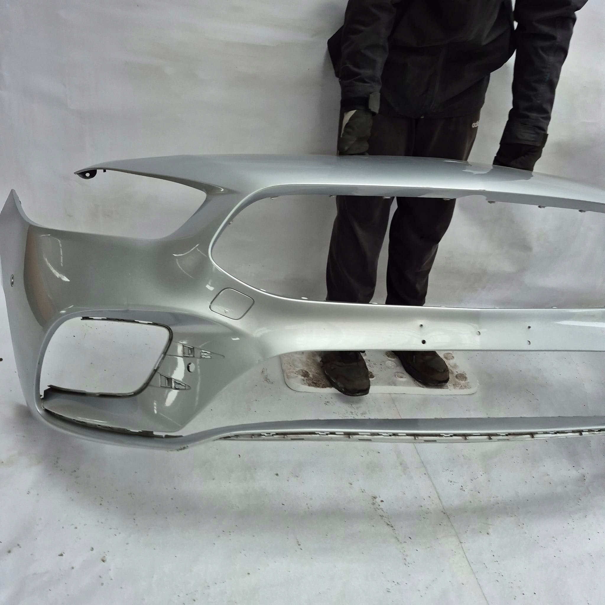 MERCEDES B-KLASA W247 AMG 18- bumper front front PDC