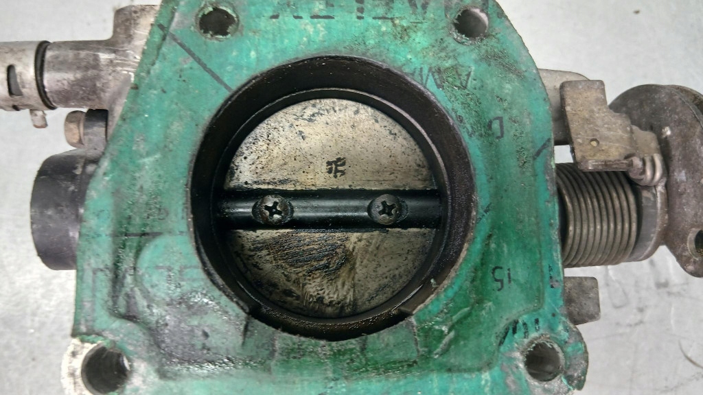 ДРОССЕЛЬНАЯ ЗАСЛОНКА mazda PREMACY 1.8b 03R