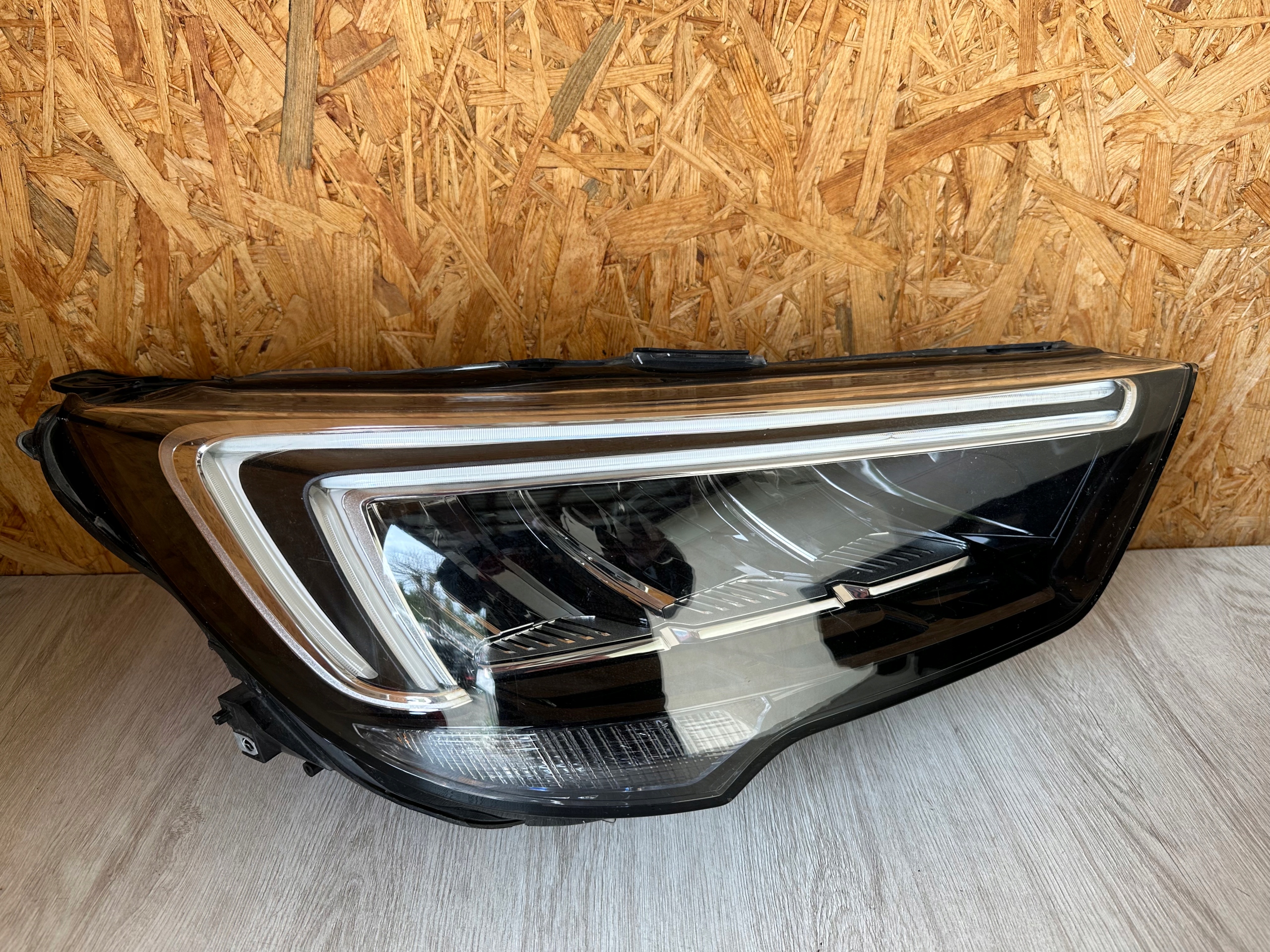 LAMPA PRZEDNIA LEWA PRAWA OPEL CROSSLAND X LED Strona zabudowy lewe + prawe