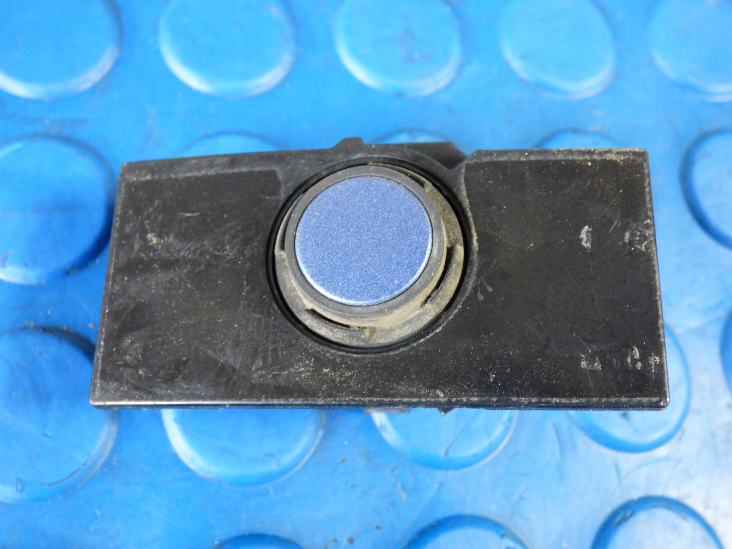 SENSOR HALTER PDC HECK LR5T VW CADDY III 2K5