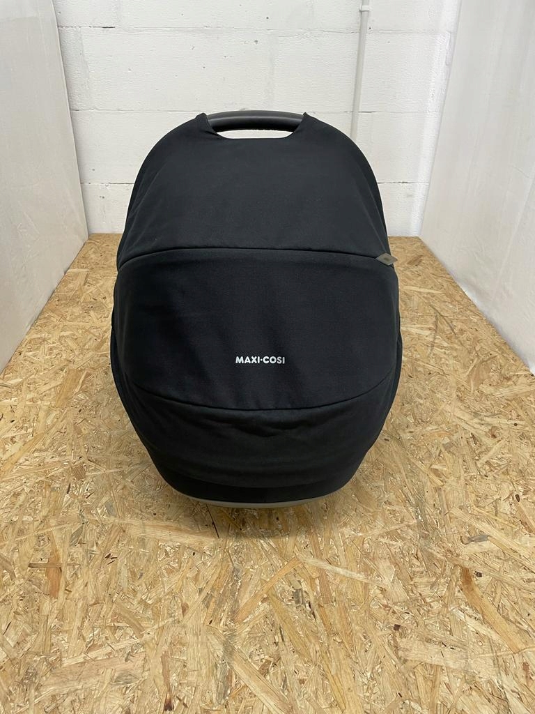 Maxi-Cosi Jade Gondola Essential black Kolor producenta Essential Black