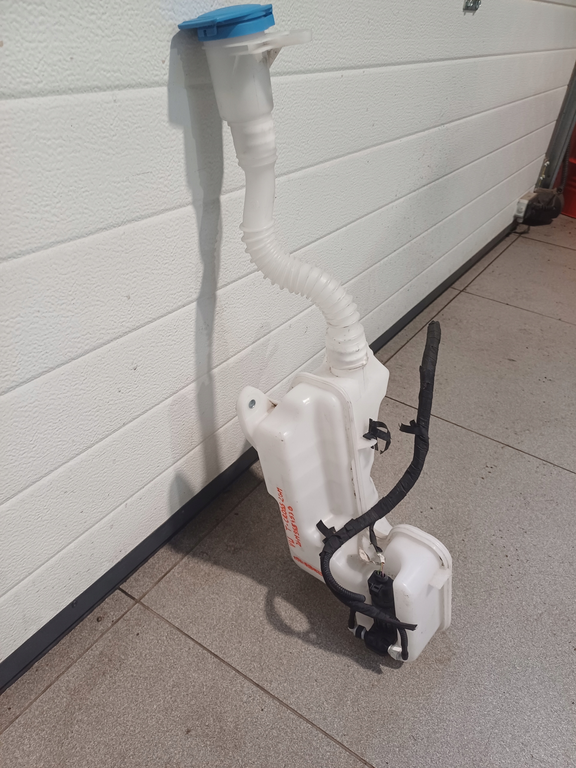 бачок омывателя жидкости vw T CROSS 2GM 2GM955453B