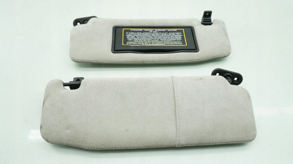 Maserati Levante Prawy Daszek w Osłony przeciwsłoneczne