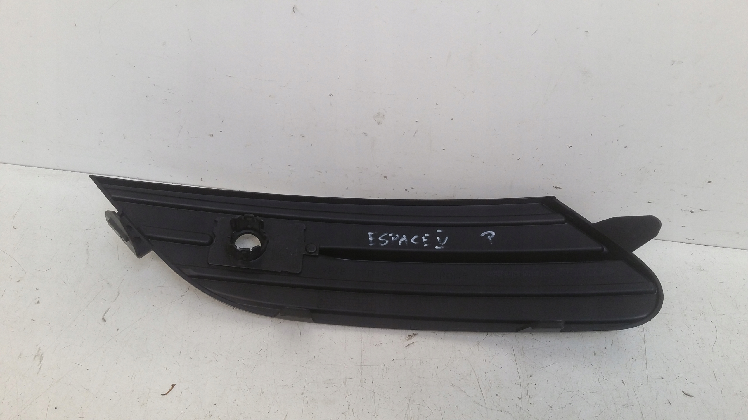 grid of a bumper right 622568681R Renault Espace