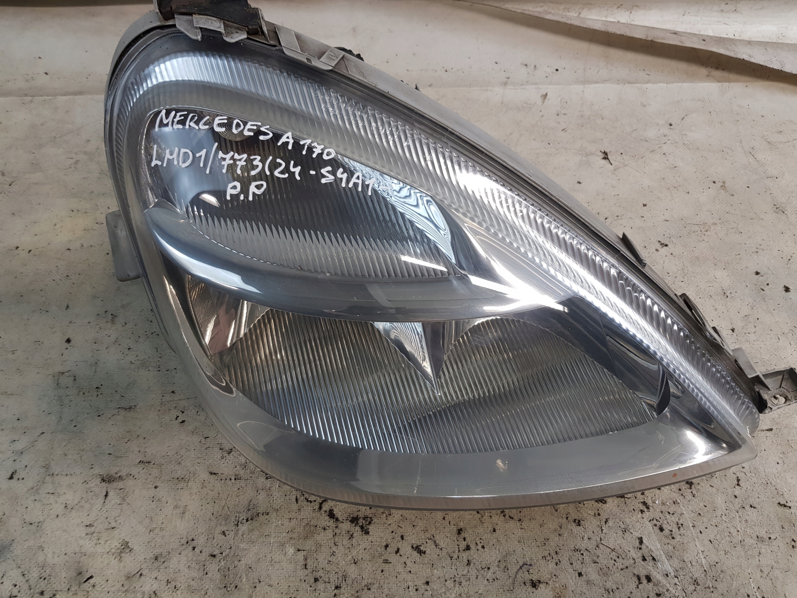 MERCEDES A170 03r. light right front front EUROPA