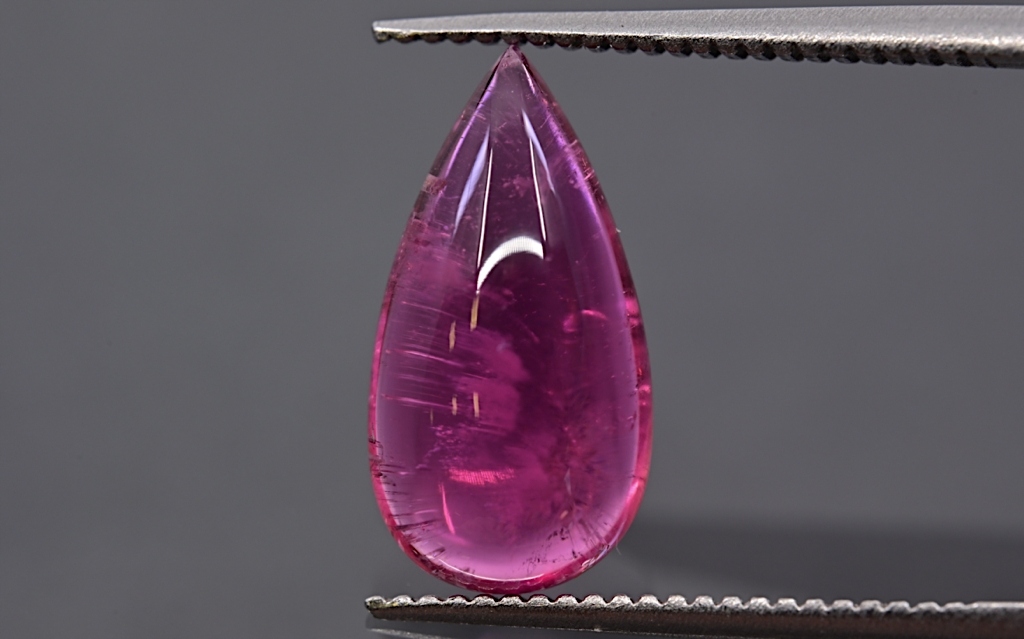 Turmalín kabošon slza 12,8x6,5 mm