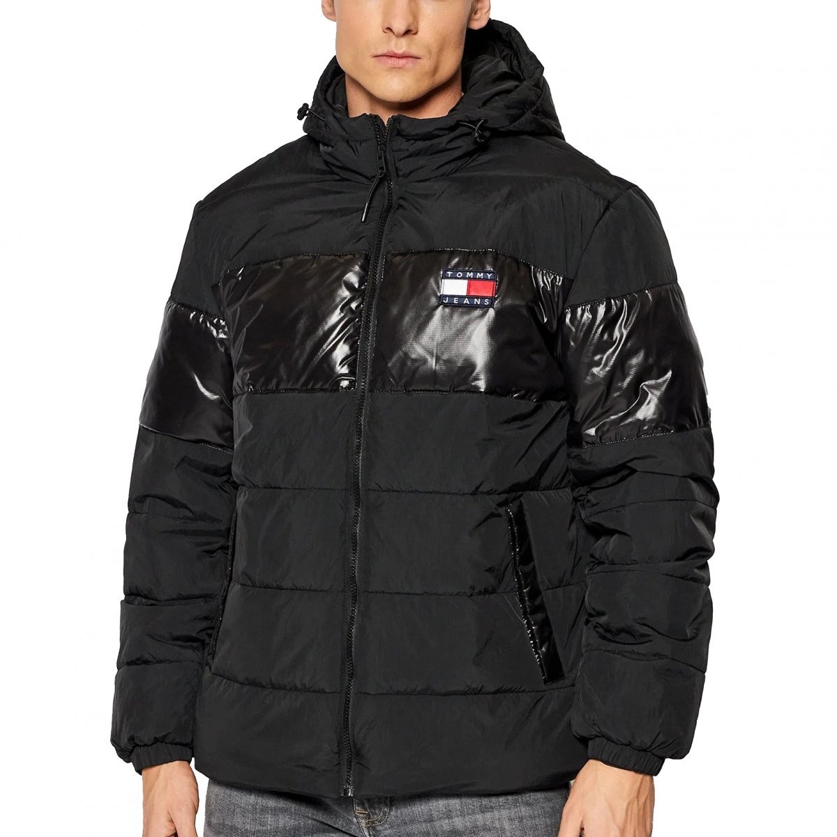 Tommy Jeans černá pánská zimní péřová bunda DM0DM13247-BDS M