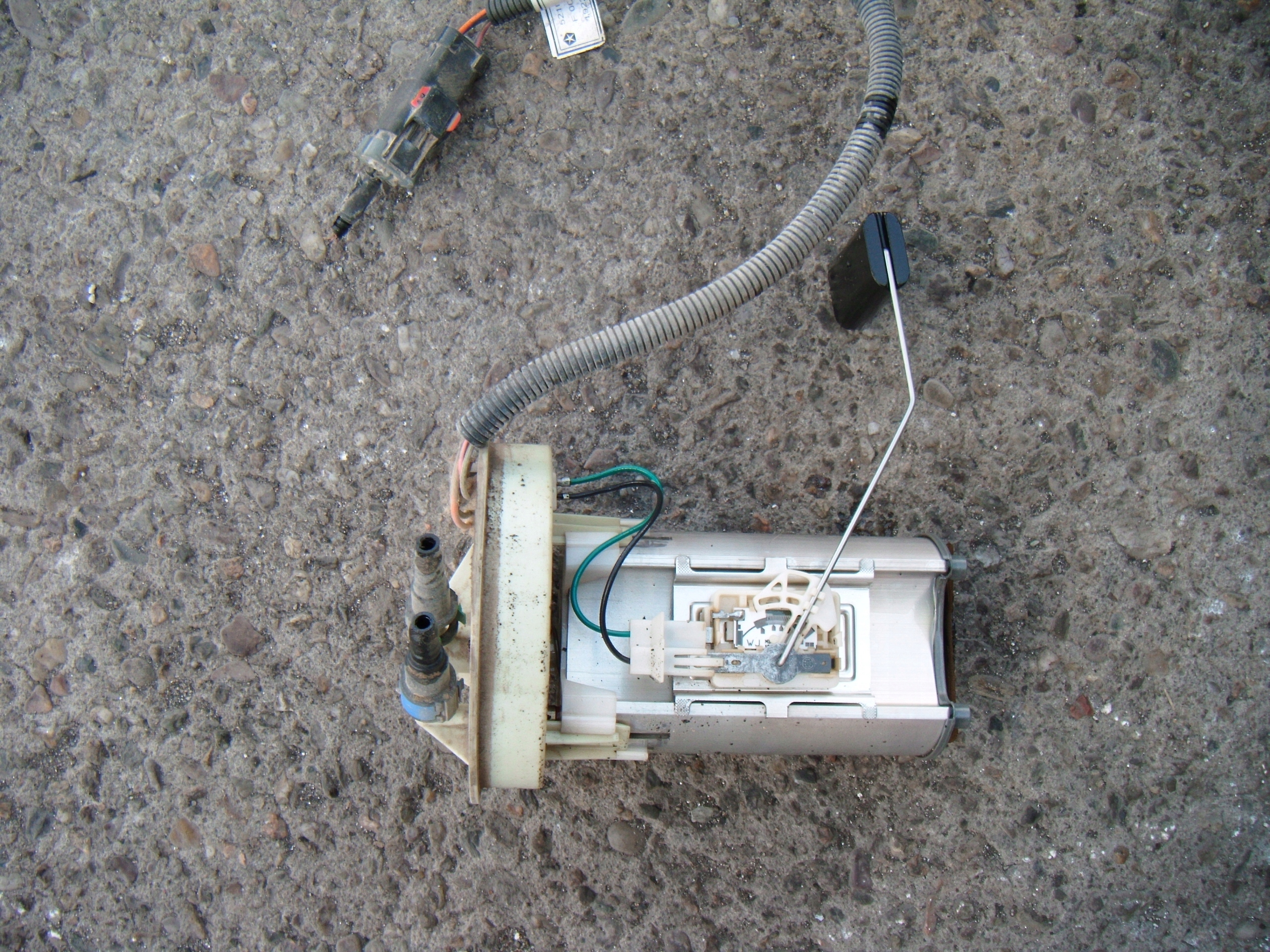 GRAND CHEROKEE WJ 98- 3.1TD PŁYWAK PALIWA