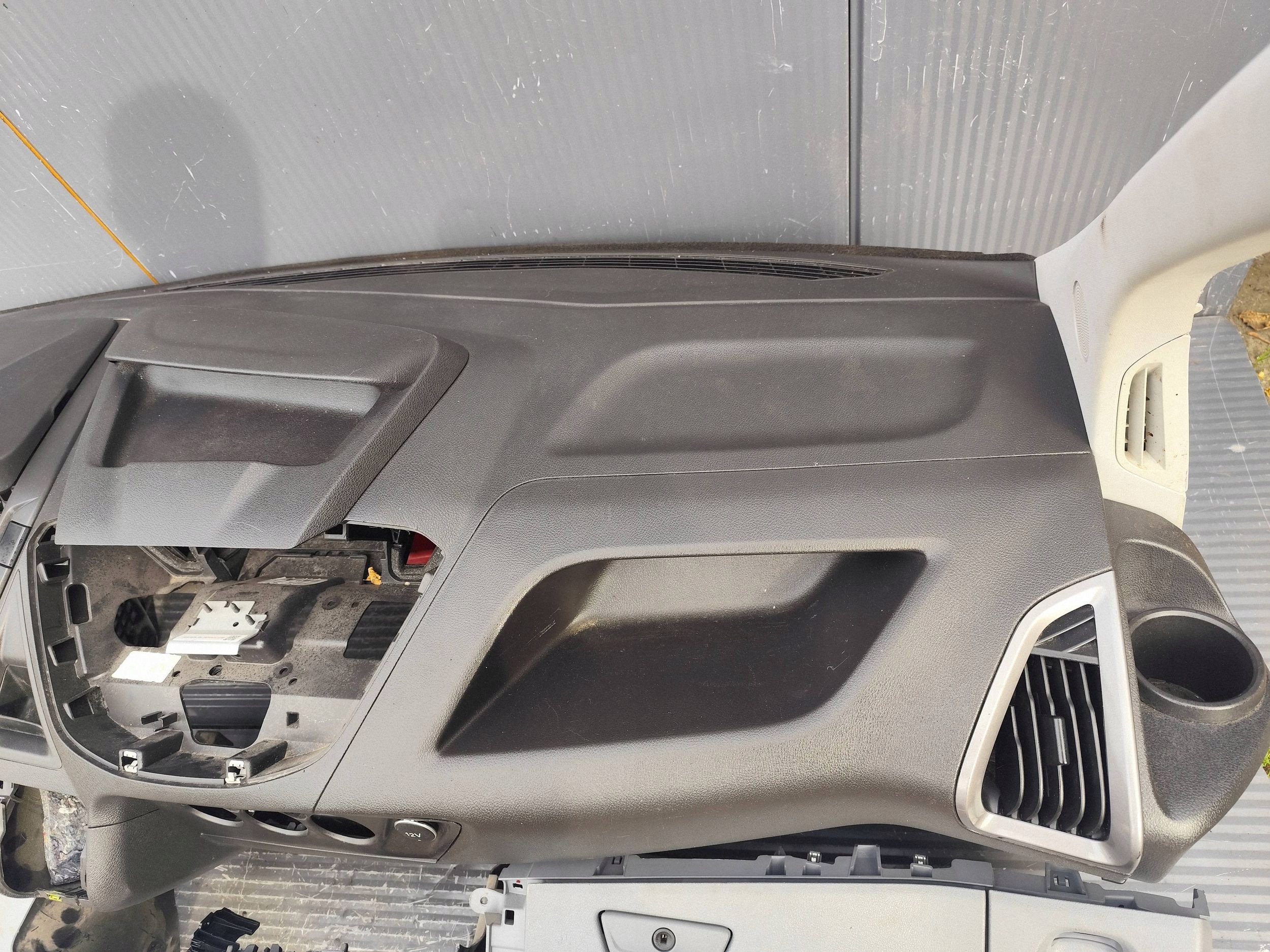 FORD TRANSIT CUSTOM konzola kompletna