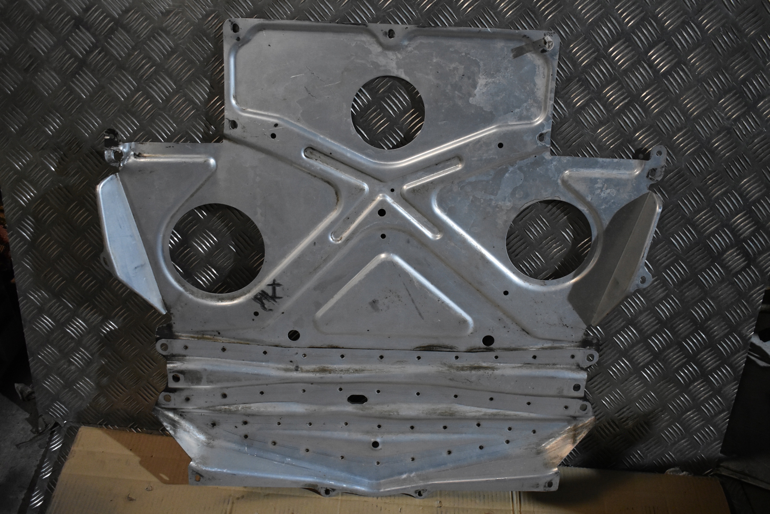 cover floor of the engine AUDI R8 1