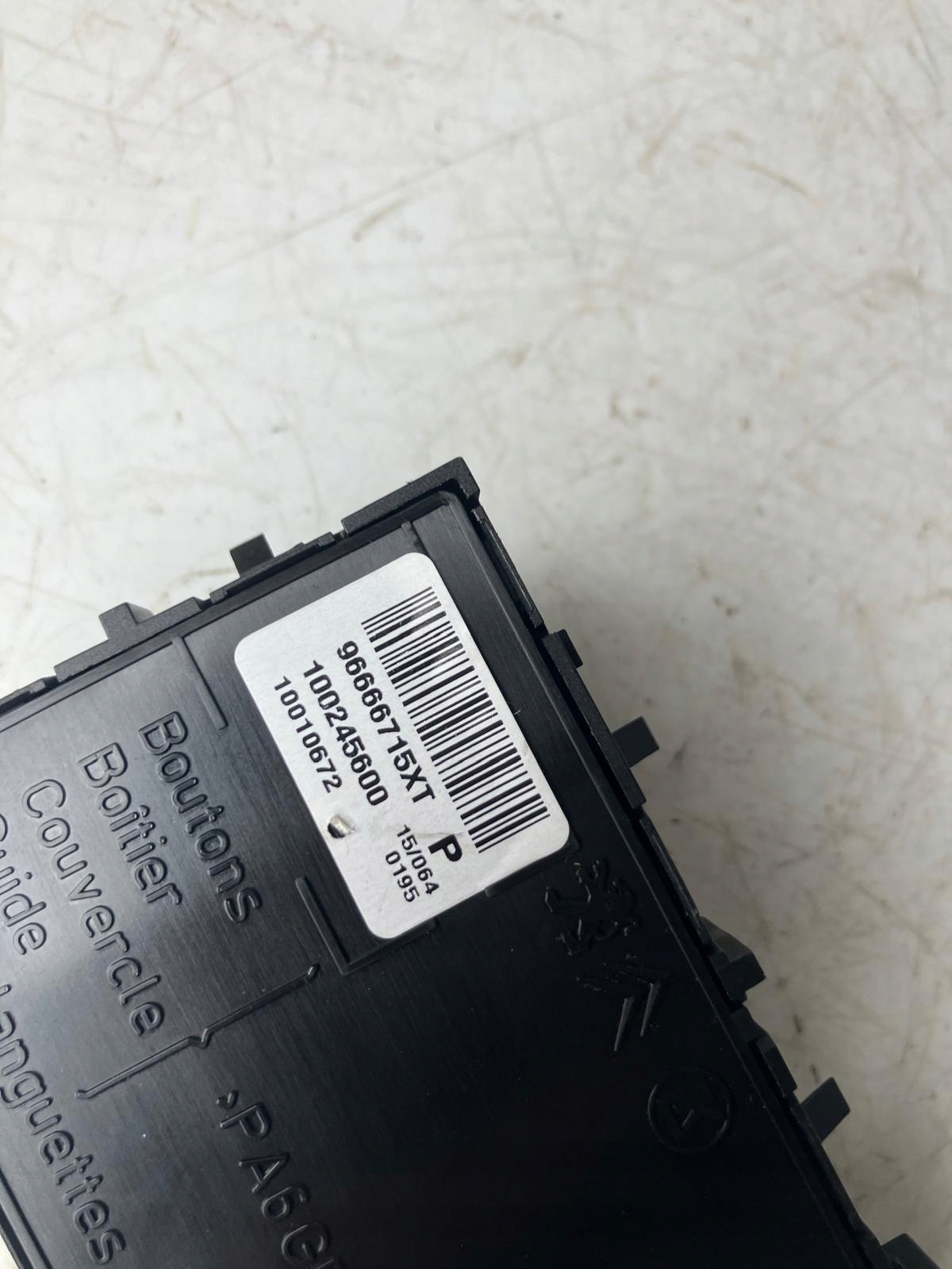 switch of control seat right front PEUGEOT 508 and 96666715XT