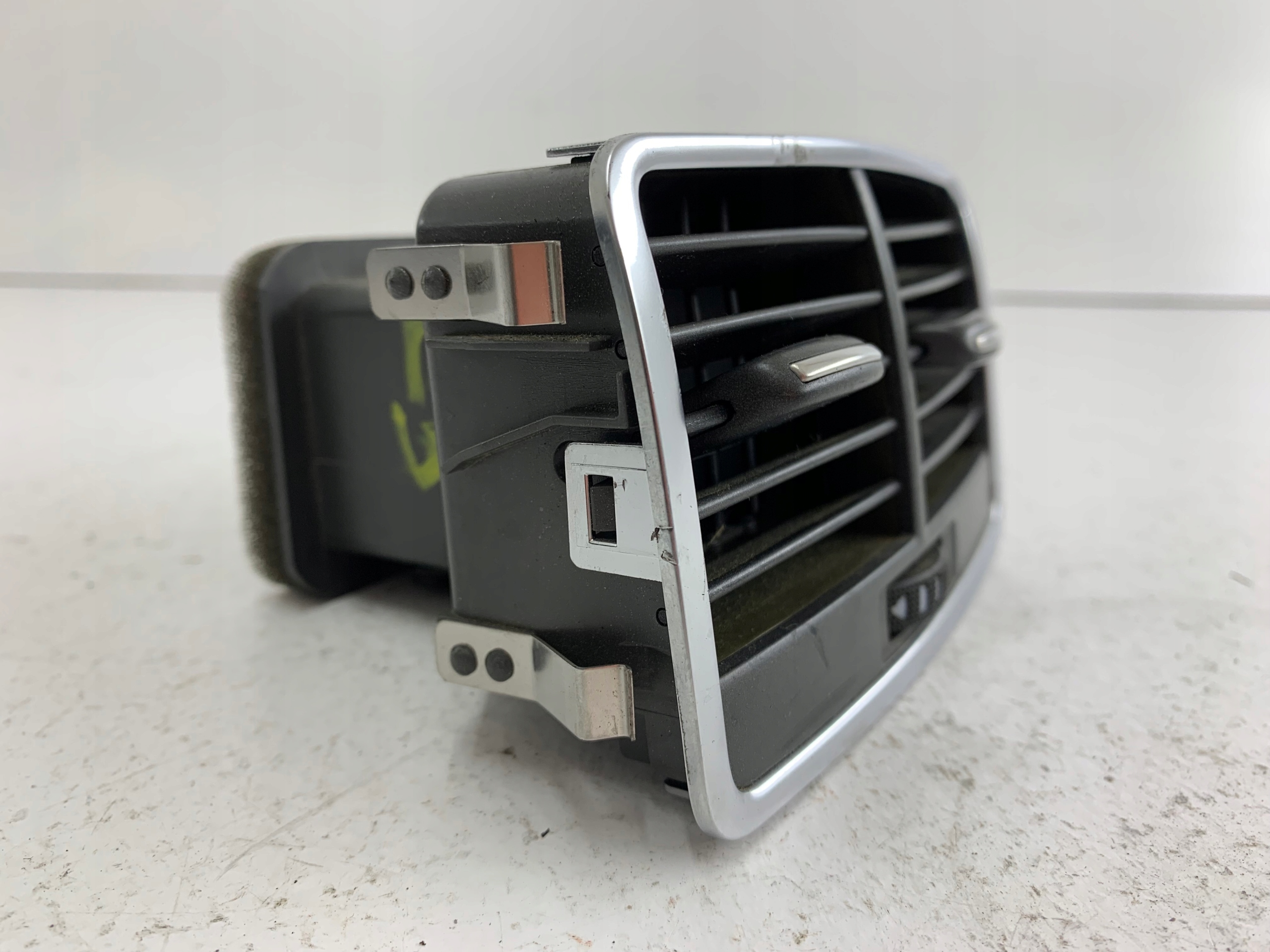 AUDI A6 C6 grid air conditioning devices rear part 4F0819203B