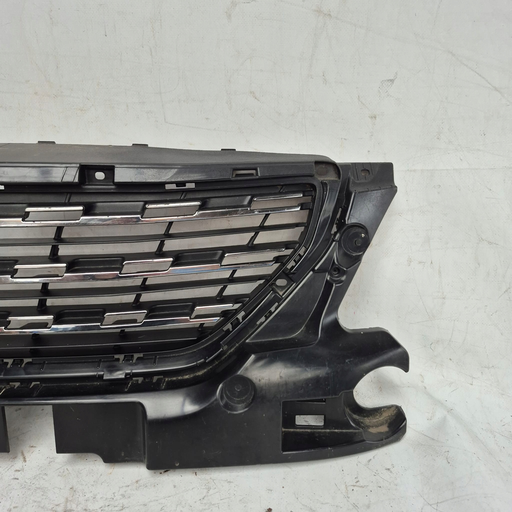 PEUGEOT 301 LIFT 17-20 Grill Grill