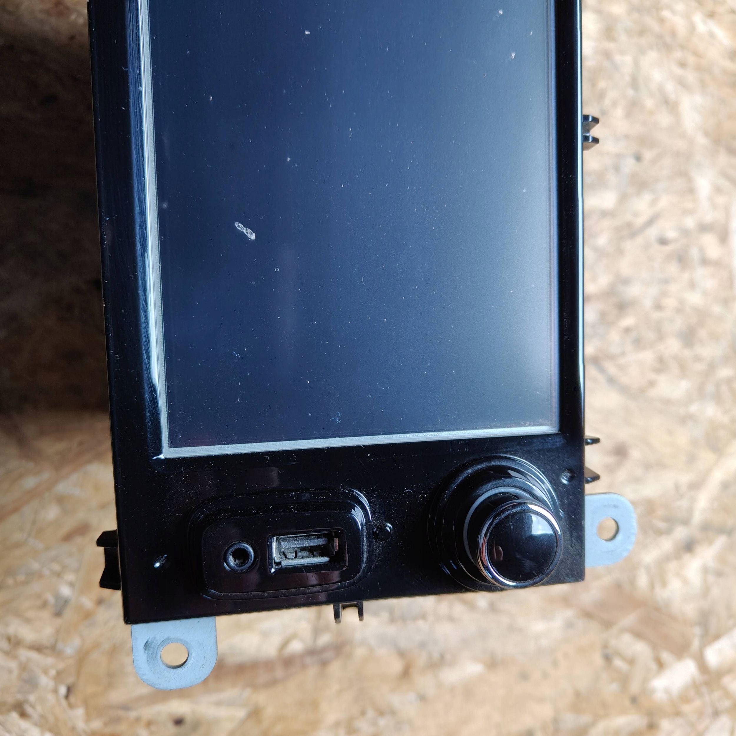 Stacja multimedialna Renault Clio IV 281153868R