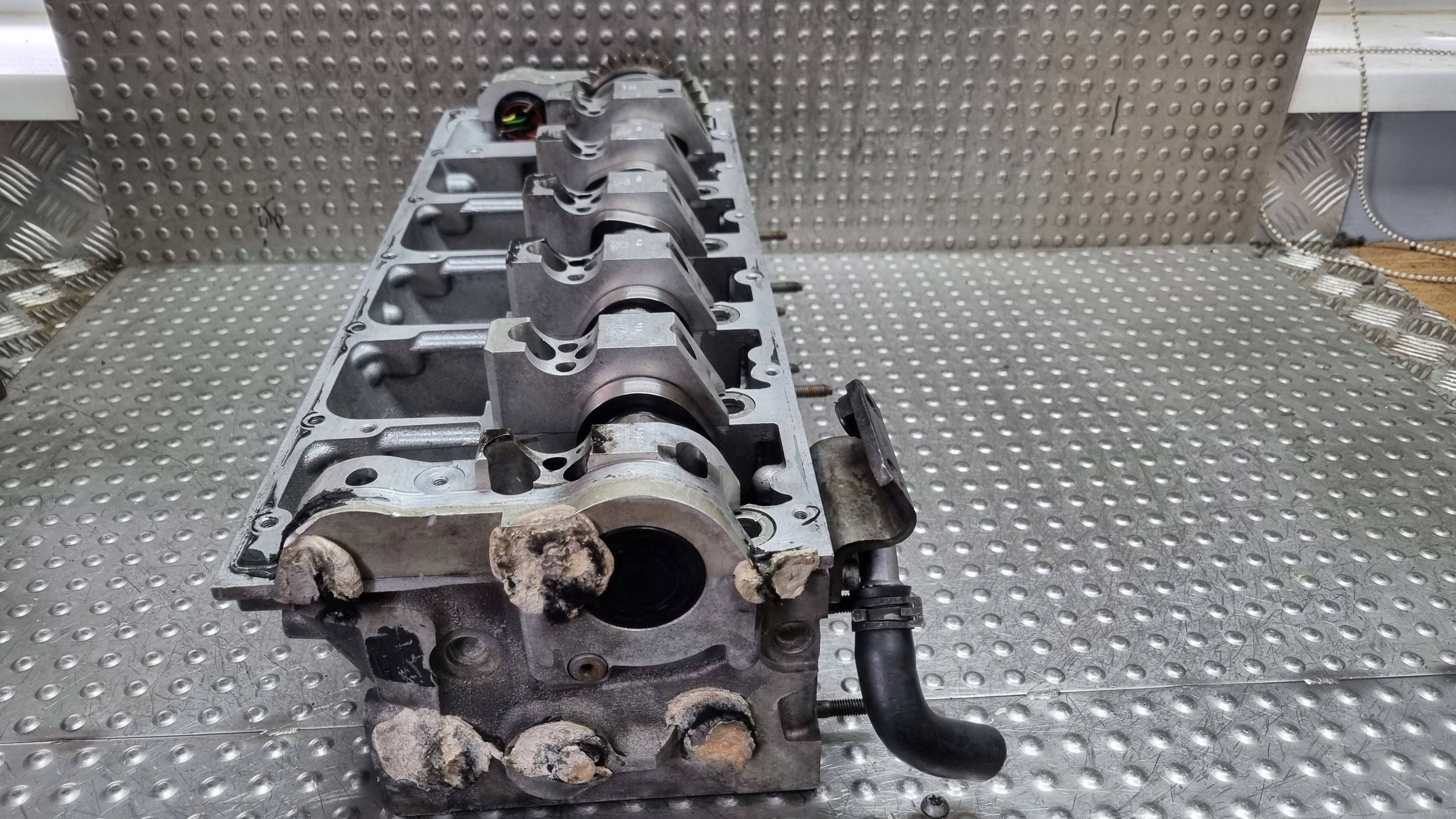 head. complete cam R070103373A VW T5 TOUAREG 2.5TDI BAC