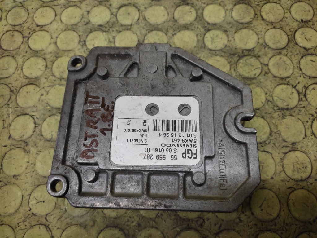 OPEL ASTRA H 1.8 control unit of the engine 55559287