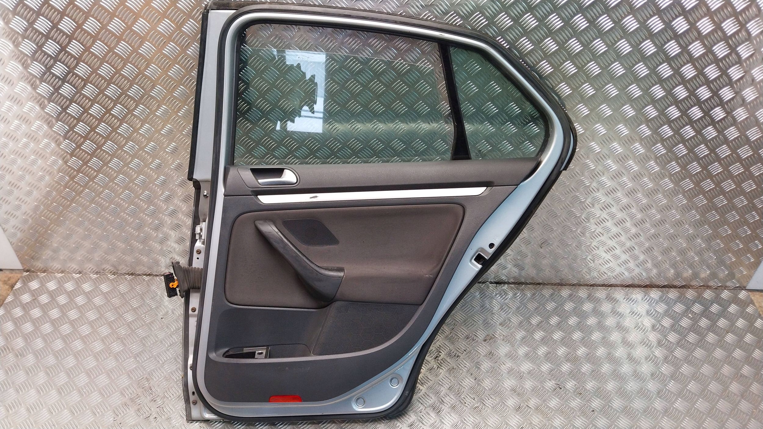 Portière Arrière Droit VW JETTA 05