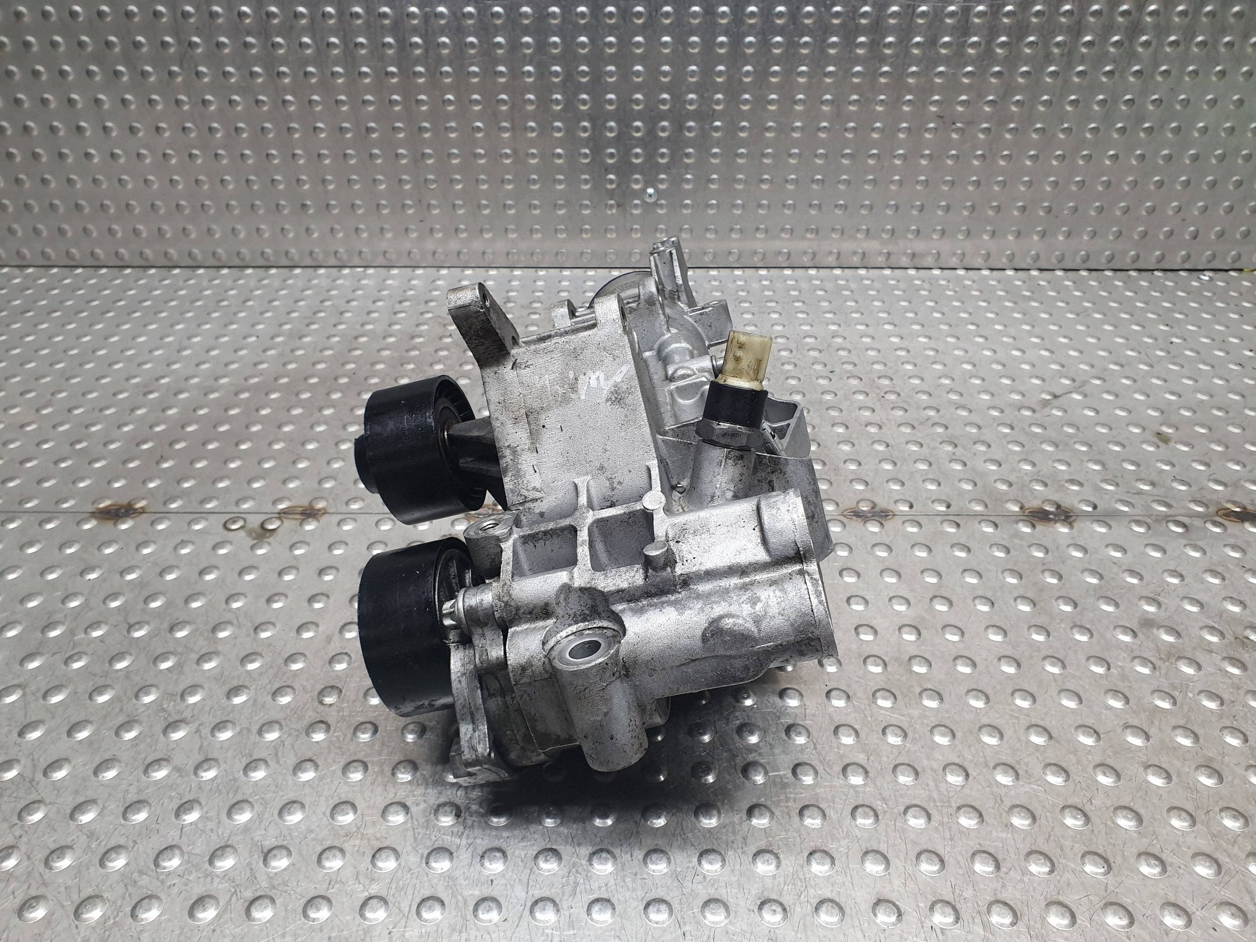 Ölfiltergehäuse A6261800011 MERCEDES W205 1.6 CDI