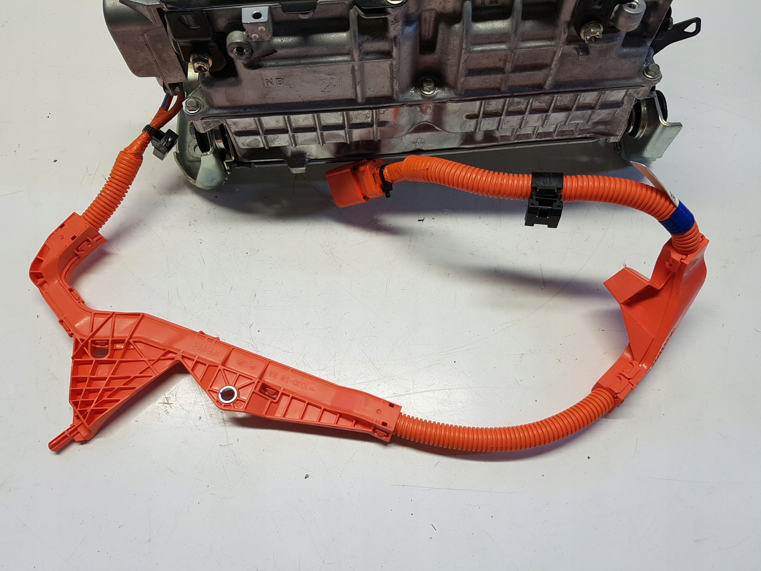 TOYOTA RAV4 V инвертор конвертер G9200-33140