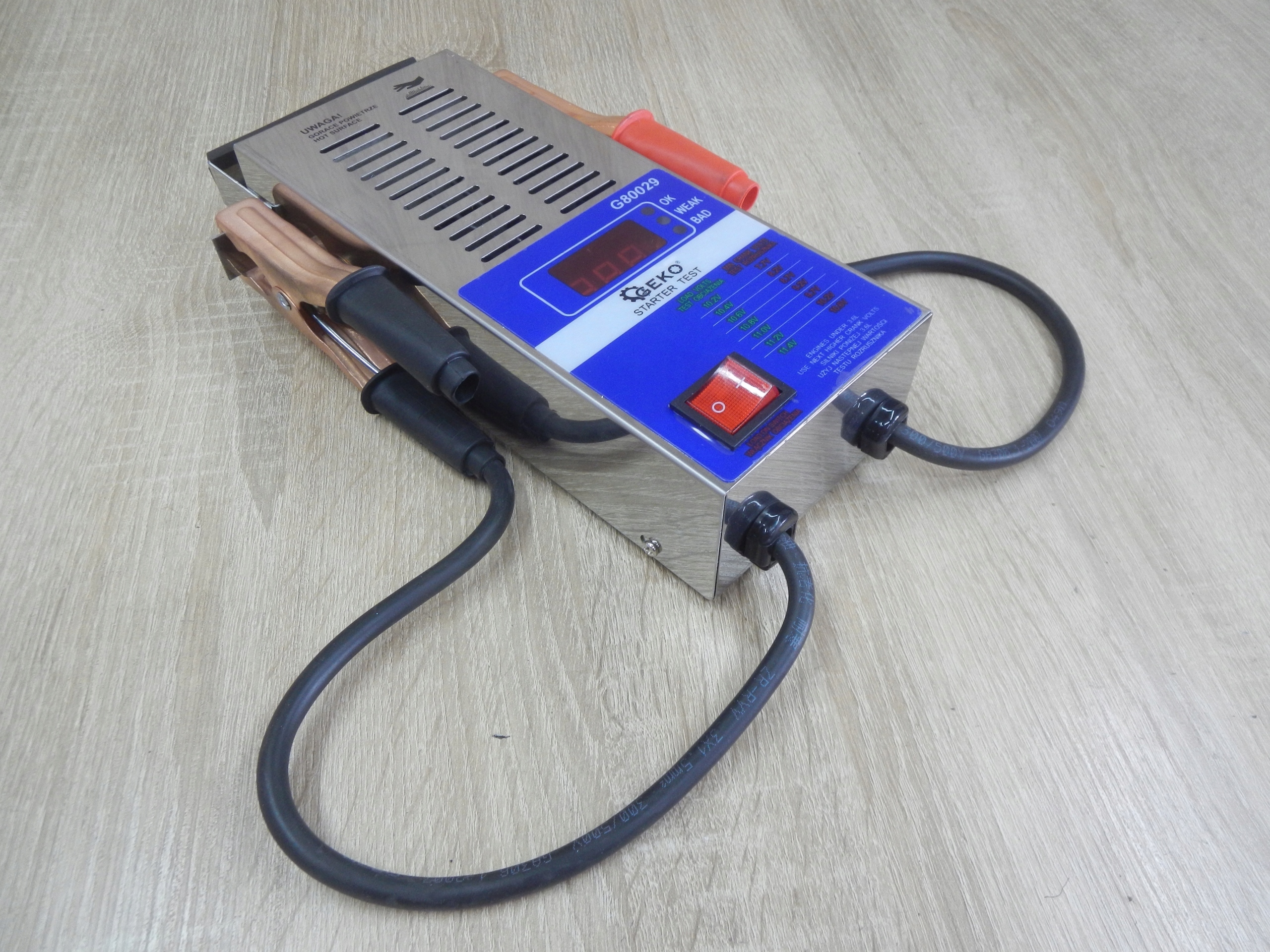 Цифровой ЖК-тестер для проверки батареи 12V