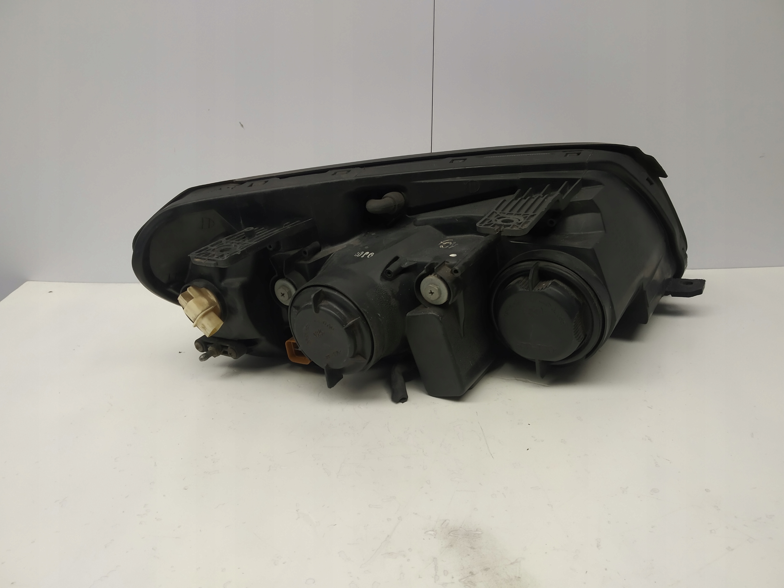 06-10r Chevrolet Captiva reflektor light front left 00015486 before lift