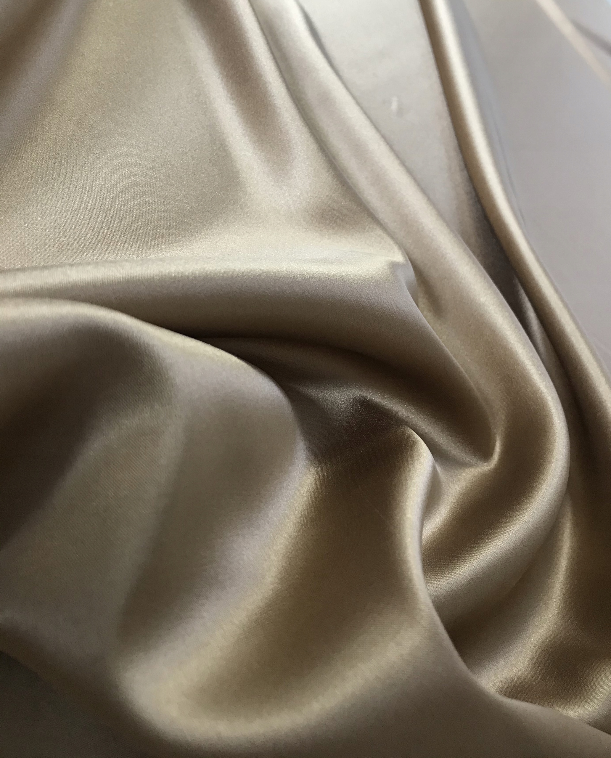 Italské Saténové Elastické Hedvábí Zlaté