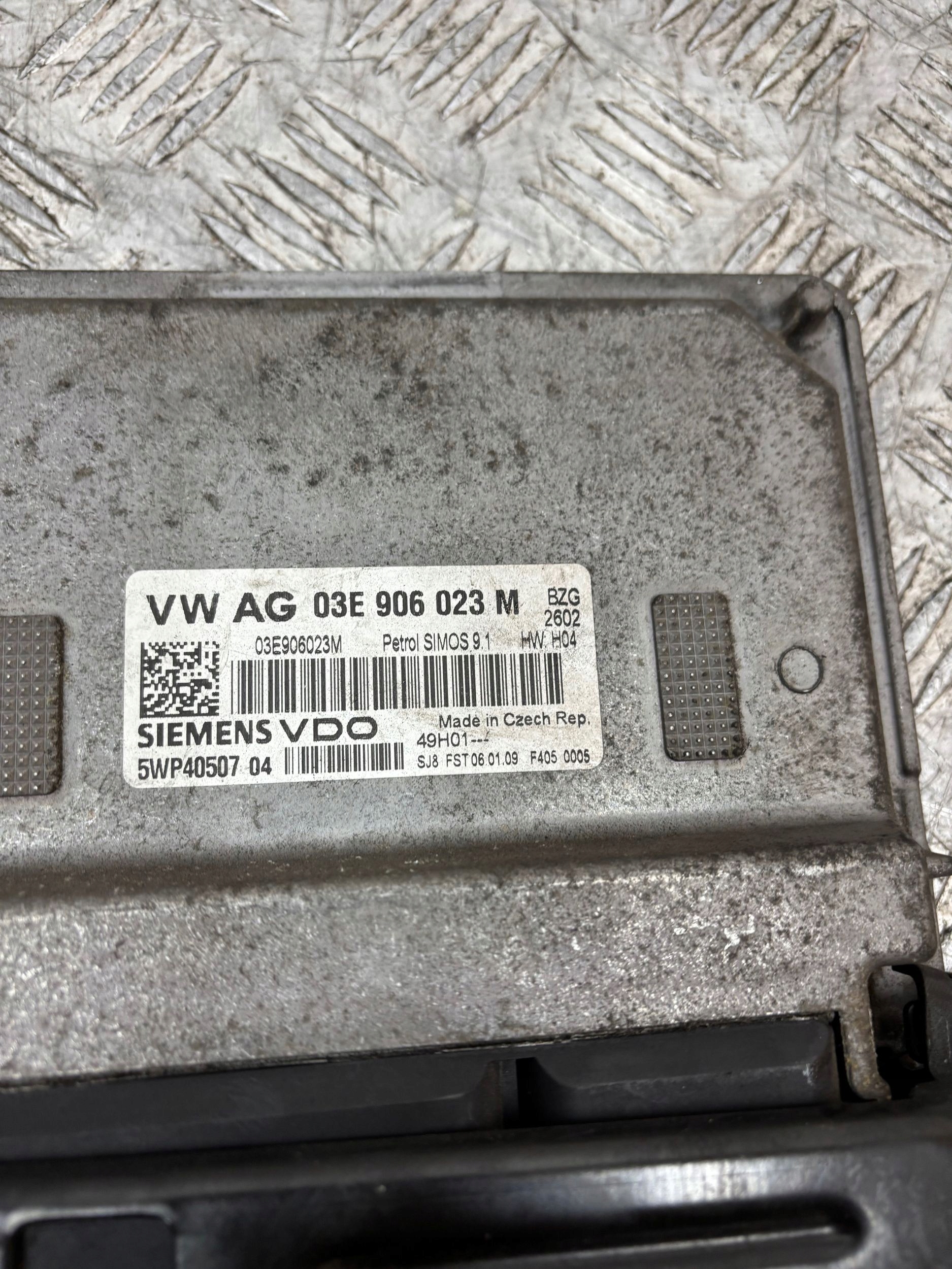 computer control unit of the engine SEAT IBIZA 6J 1.2 03E906023M