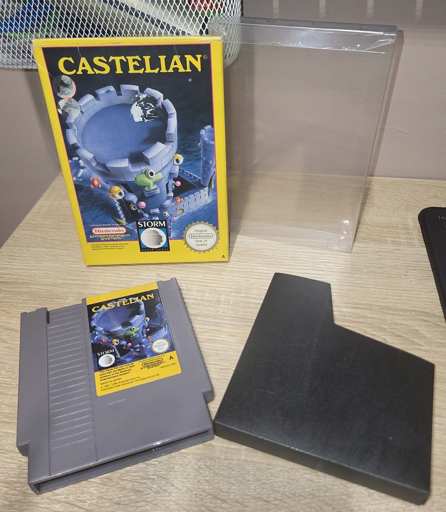 CASTELIAN - NINTENDO NES PUDEŁKO +PROTEKTOR