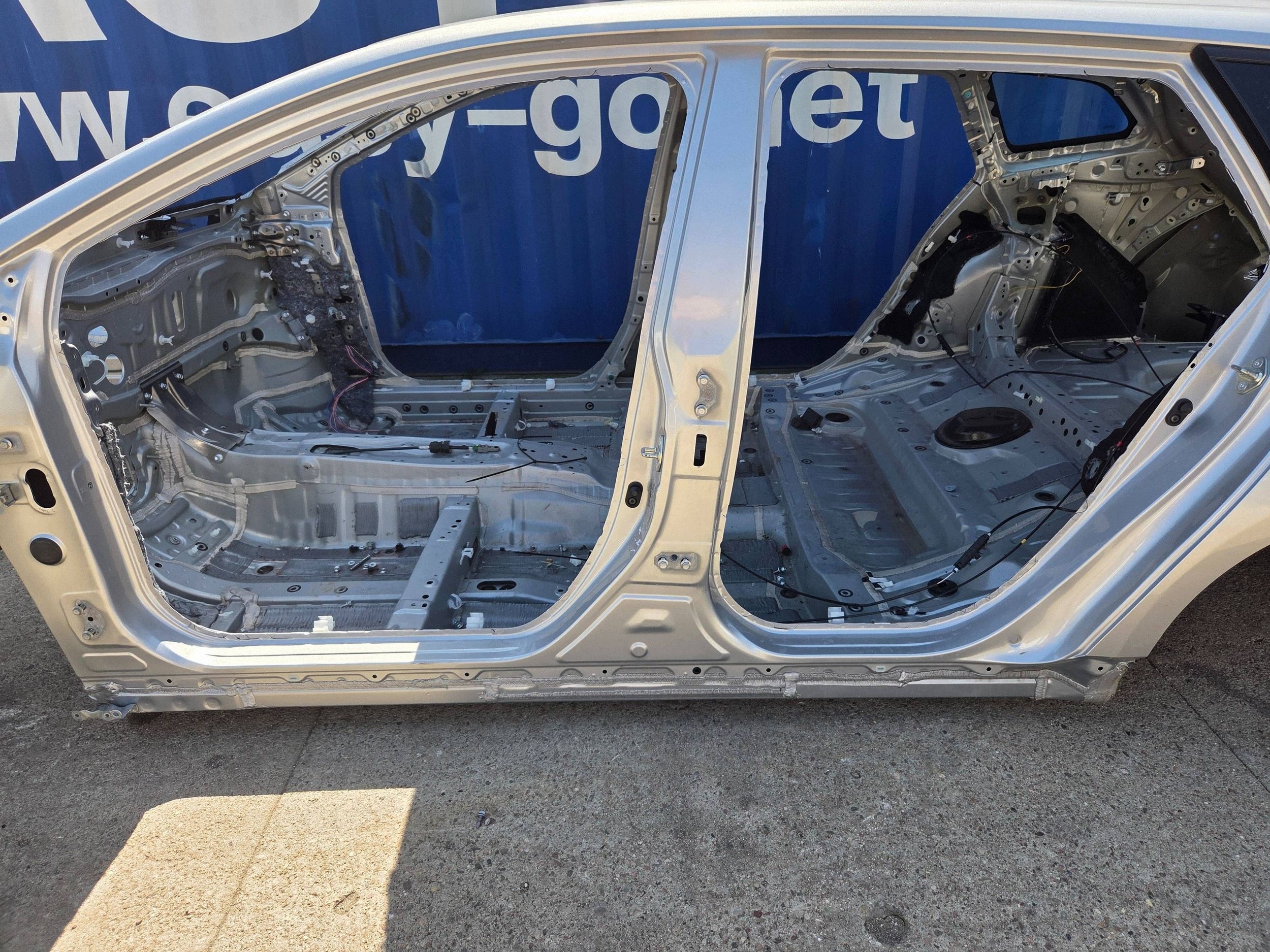 Toyota Corolla E21 Kombi threshold left