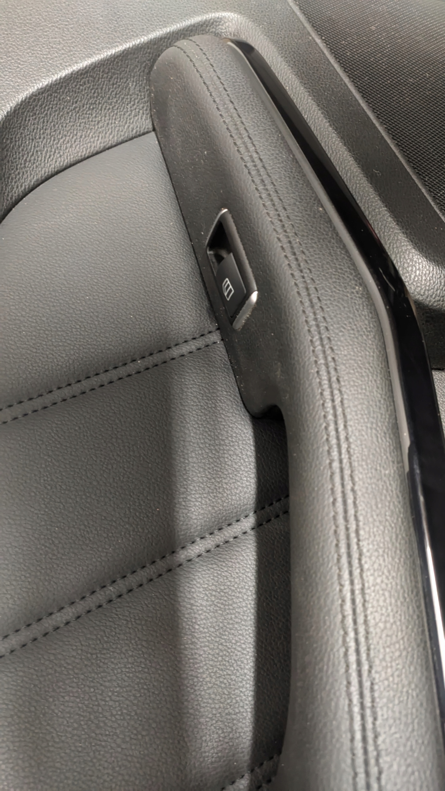 MERCEDES W212 3.0 CDI 11R side door left rear part