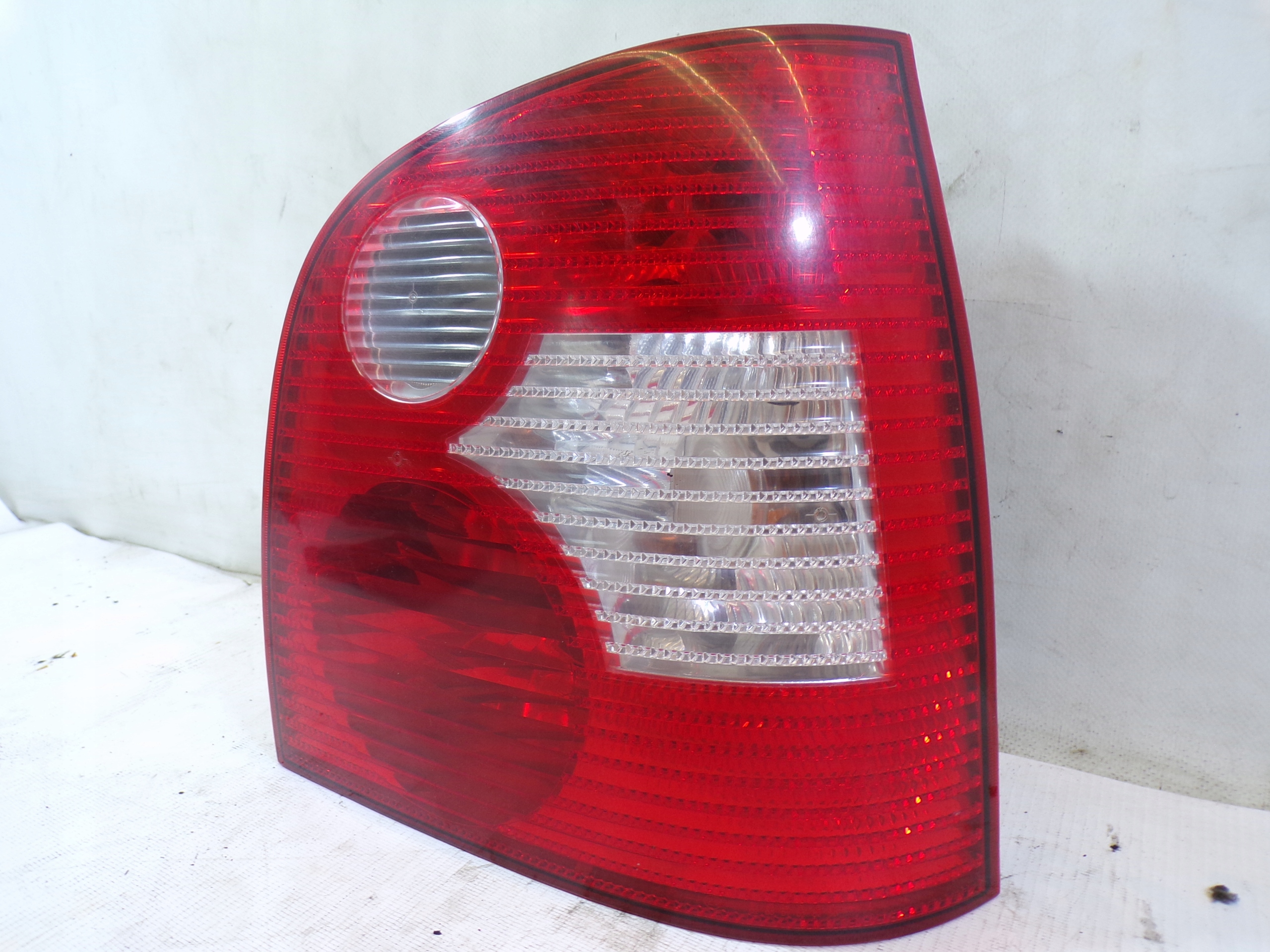 light rear rear part right VOLKSWAGEN POLO 9N (1)