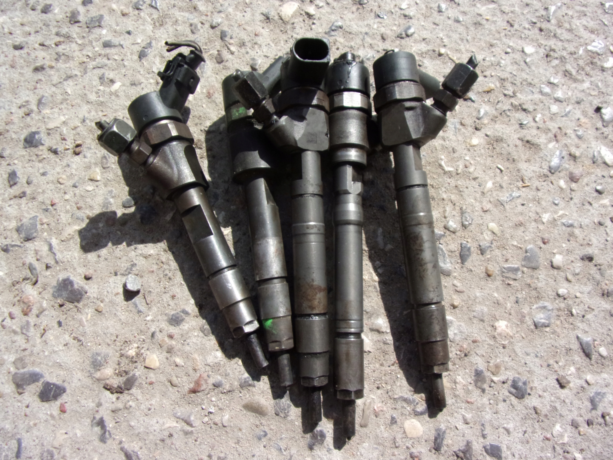 BMW 2.0 D ИНЖЕКТОР 0445110216