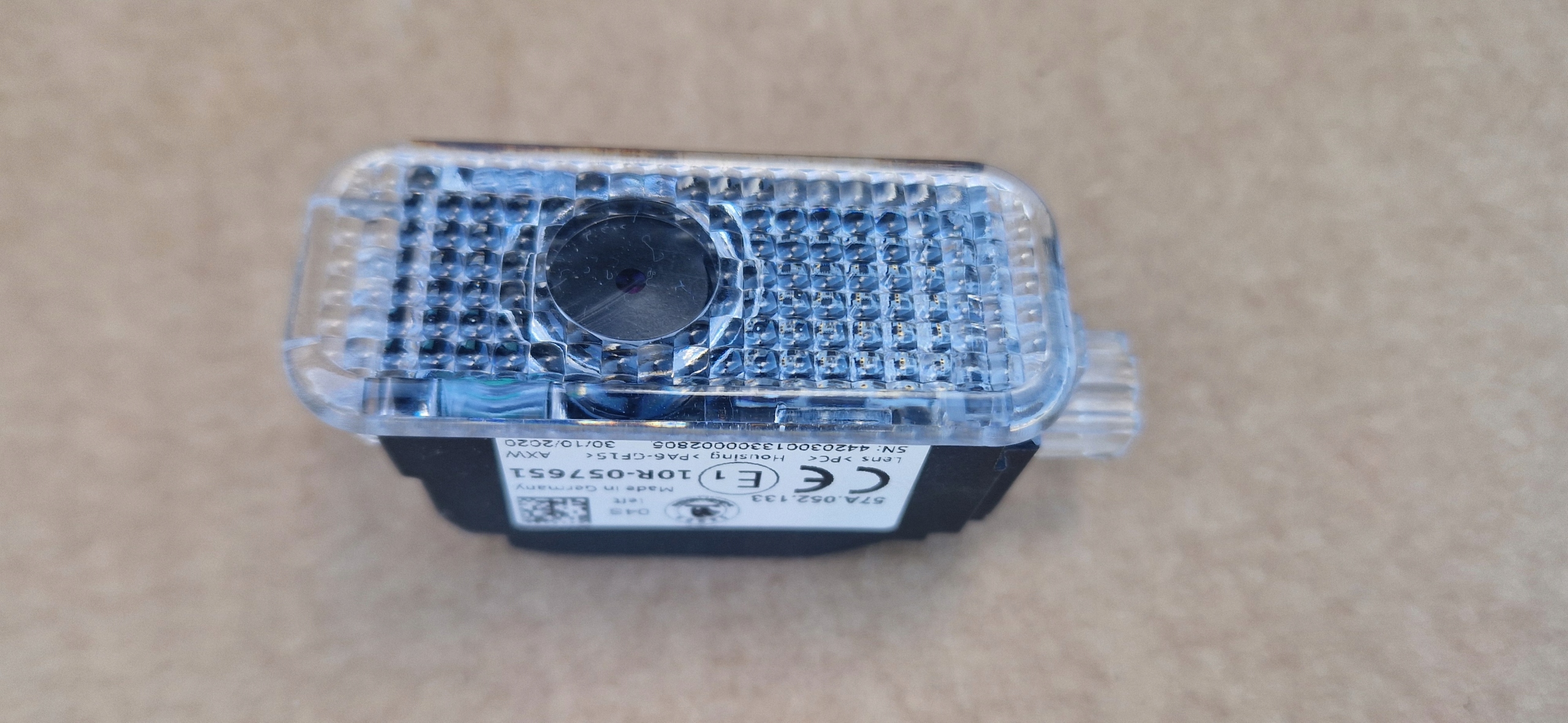 лампочка прожектор led 57A052133 KAROQ левый оригинал