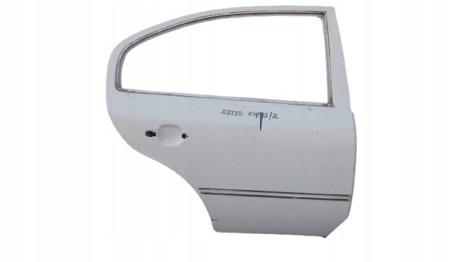 SKODA OCTAVIA 1 I 5D HB 97-04 DRZWI PRAWE TYLNE - BIAŁE - MAŁE USZKODZENIE