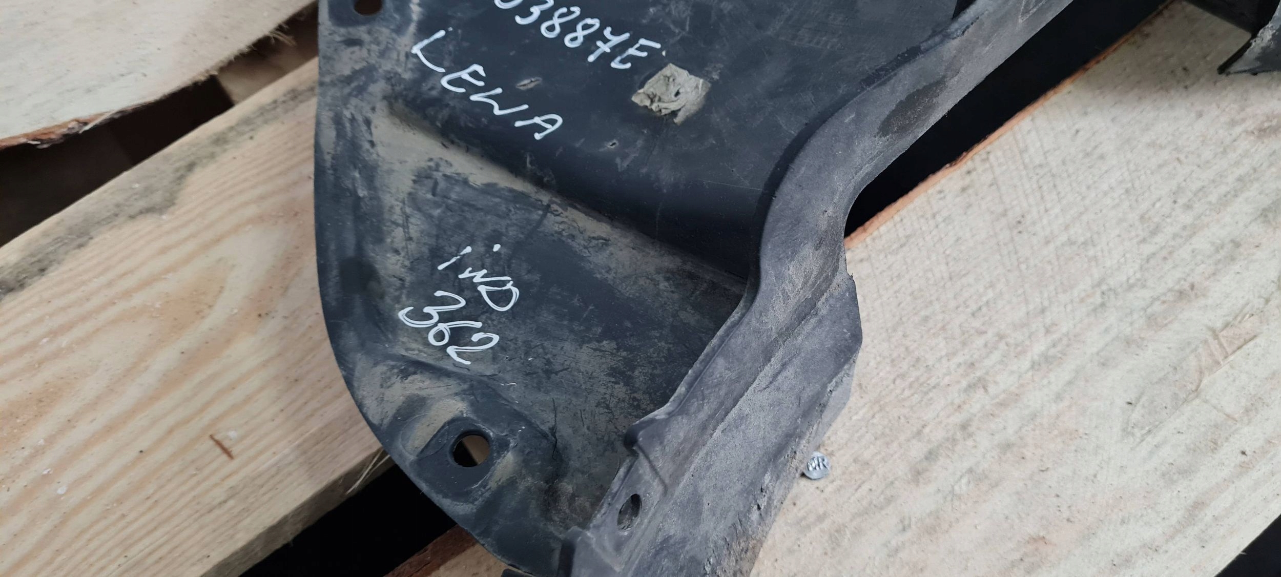 SQ8 Q8 SPOILER NADKOLA left front front 4M8853887E