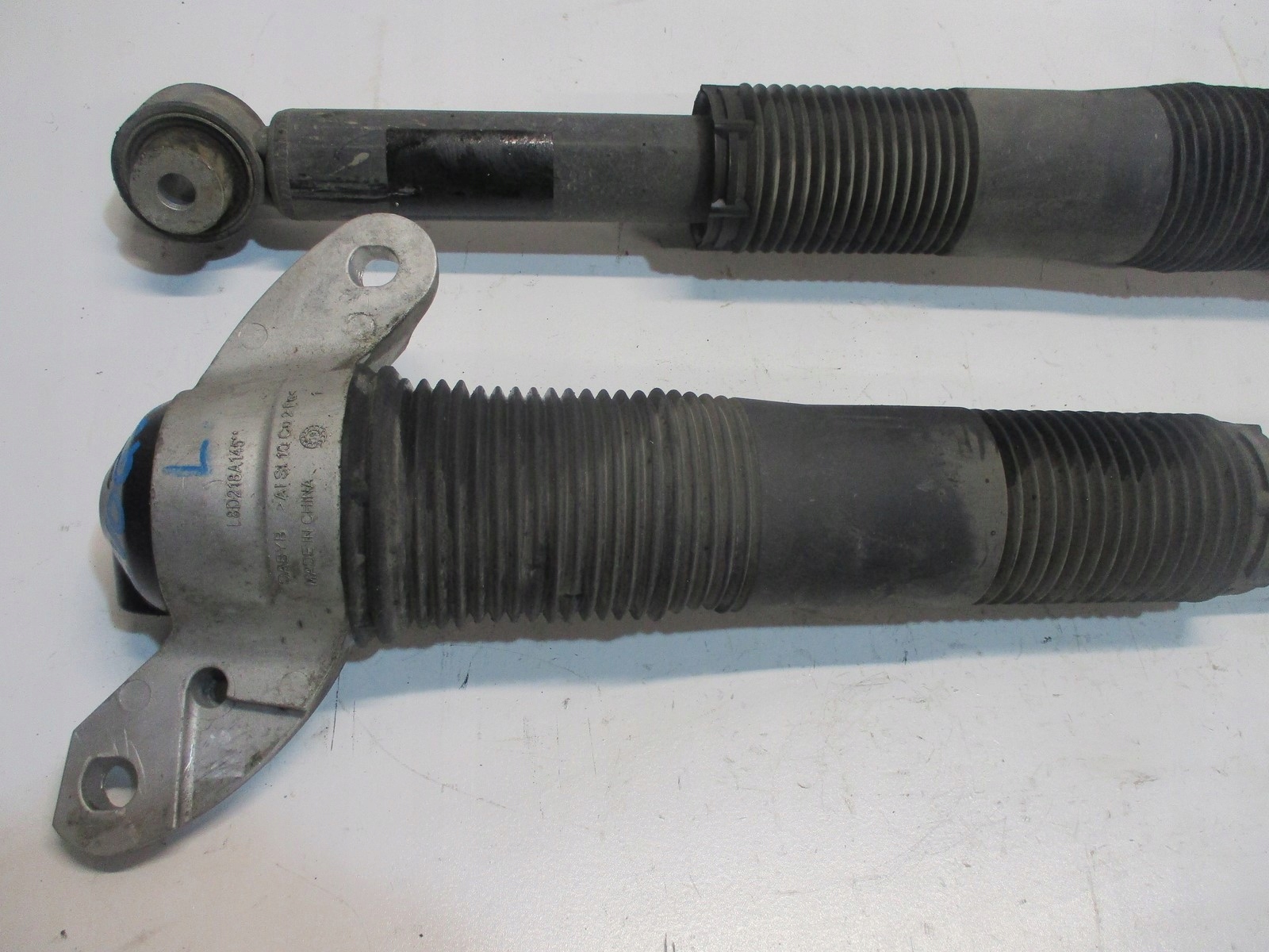 shock absorber amor rear Range Rover Evoque 2,0D II