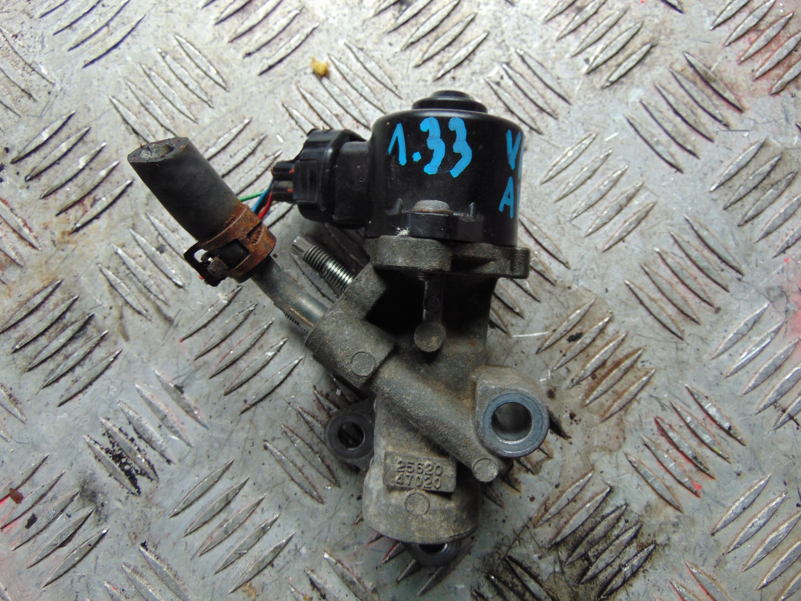 TOYOTA YARIS II 1.3 VVTI ZAWÓR EGR 2562047020