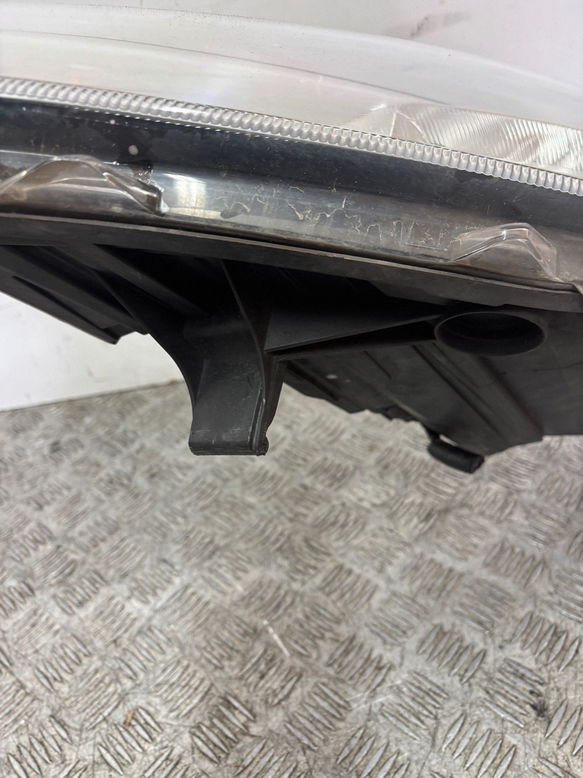 REFLEKTOR light left FORD FIESTA MK7 LIFT 12- C1BB13W030AD